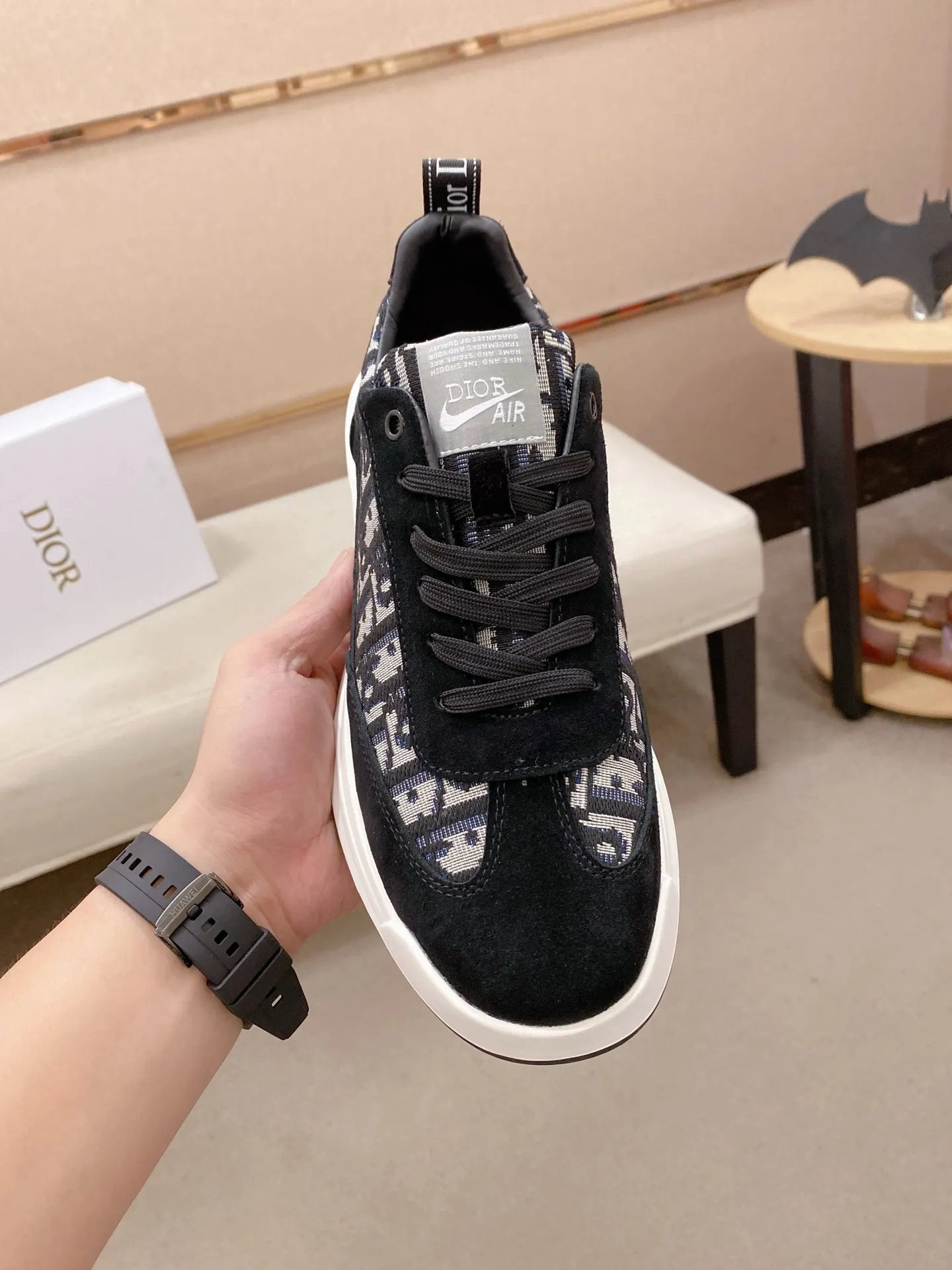 Factory price: 420💰[Dior·Dior] New casual sports style men's shoes, new spring and summer design, perfect workmanship, lace-up lazy style to create wardrobe quality, upper: imported cowhide, sheepskin lining is soft and comfortable, ultra-light TPU wear-resistant outsole, simple, versatile fashion men's shoes, excellent color code number 38--44. (Can be customized for 45 non-refundable)